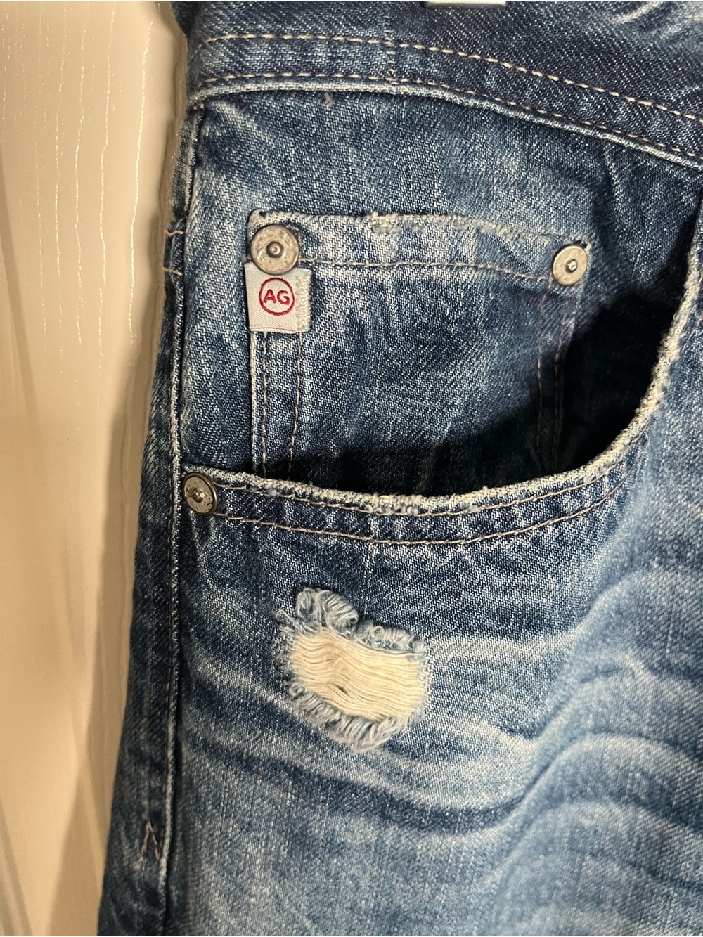 Men's AG ‘The Graduate’ tailored leg jeans. 31x32. Worn once. Paid $200. - Picture 6 of 12